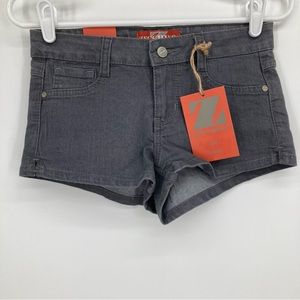 ❤️‍🔥 (5/20) NWT Zecchino Youth/Junior Denim Shorts Size 3